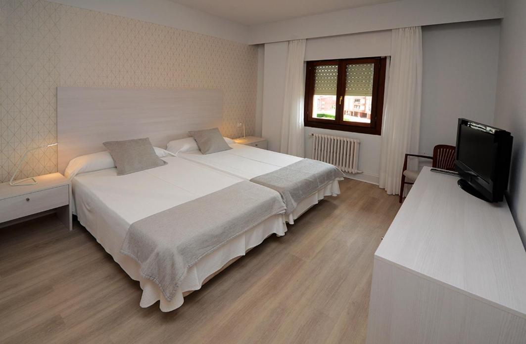 Hostal Vista Alegre Castro Urdiales Dış mekan fotoğraf